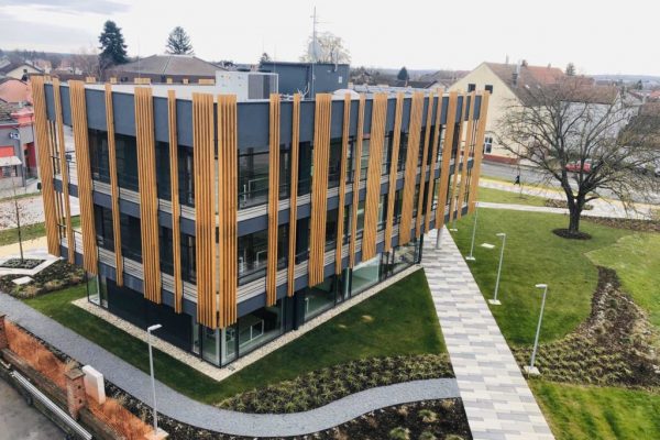 JAVNI NATJEČAJ za davanje u zakup poslovnih  prostora u zgradi Stjepana Radića 10 u Đurđevcu